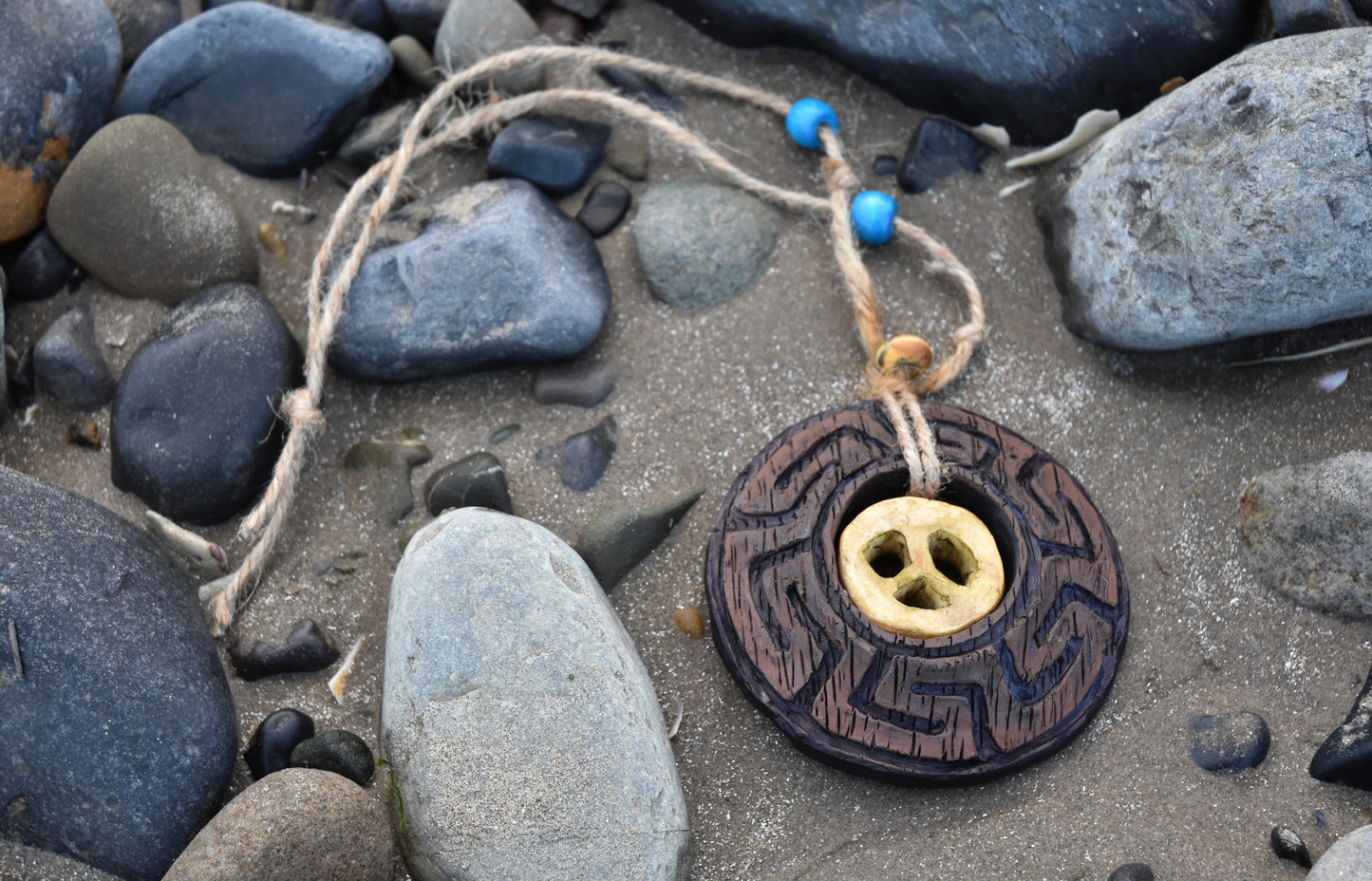 Survivor Hidden Immunity Idol Season 18: Tocantins Prop Replica (Free Shipping)