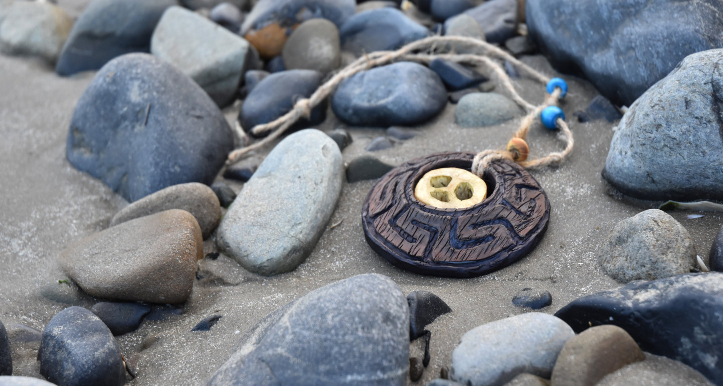 Survivor Hidden Immunity Idol Season 18: Tocantins Prop Replica (Free Shipping)